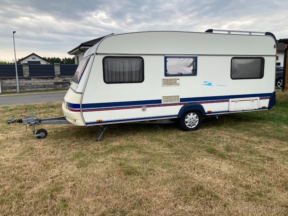 WILK Stern, karavan pro 4 osoby, WC, kuchyně, stan