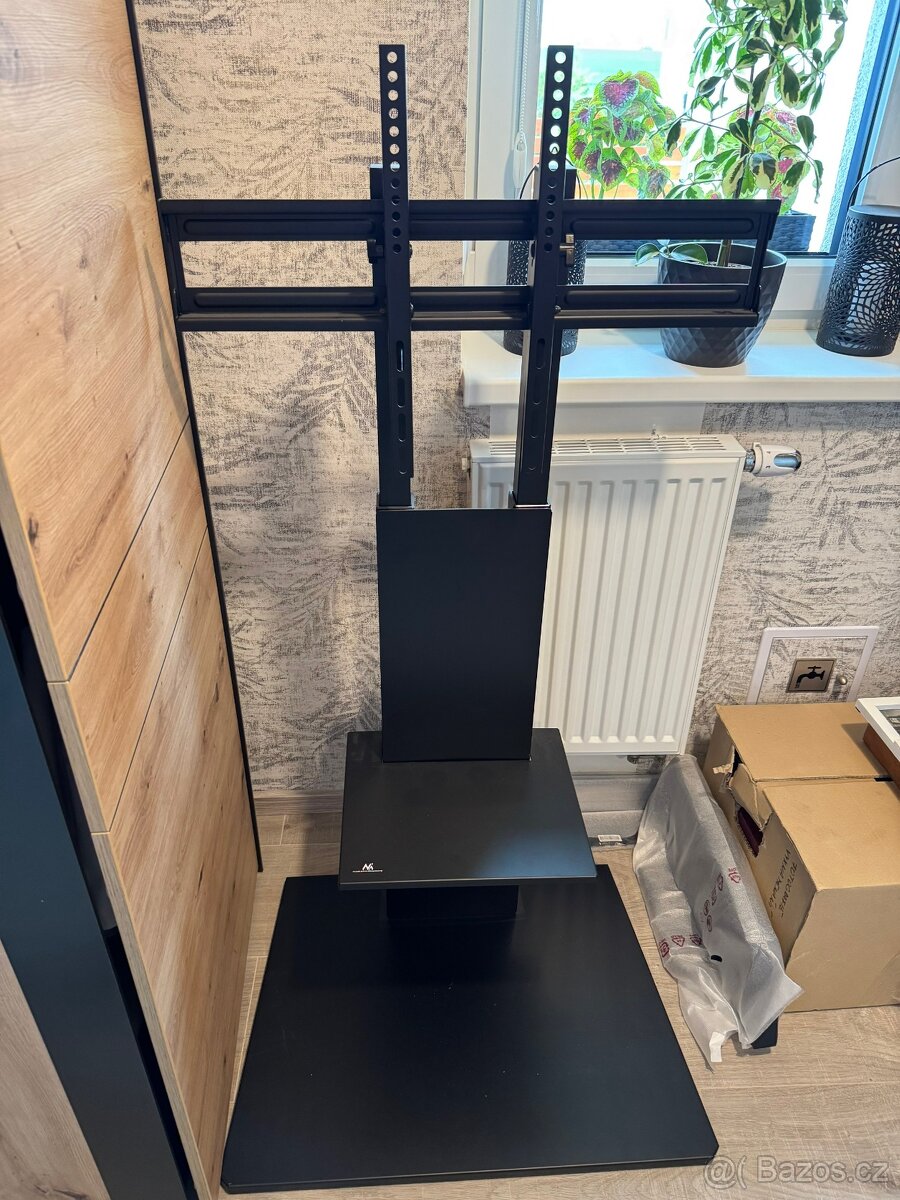 Stojan na TV + držák soundbaru