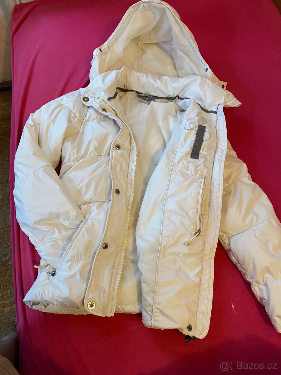 Krásná zimní bunda