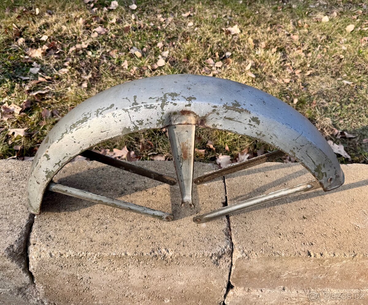 Jawa 350 634 - přední blatník