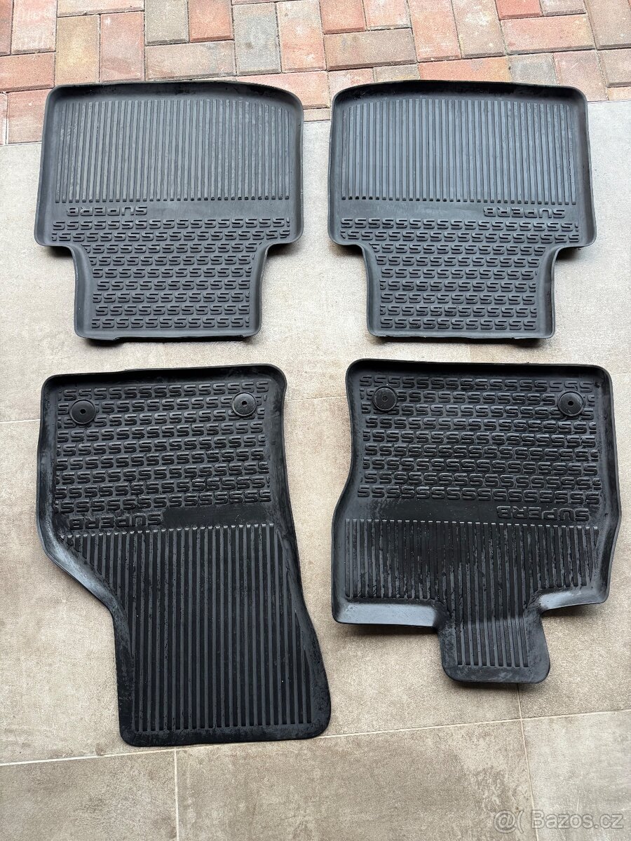 Koberečky originální Škoda Superb III