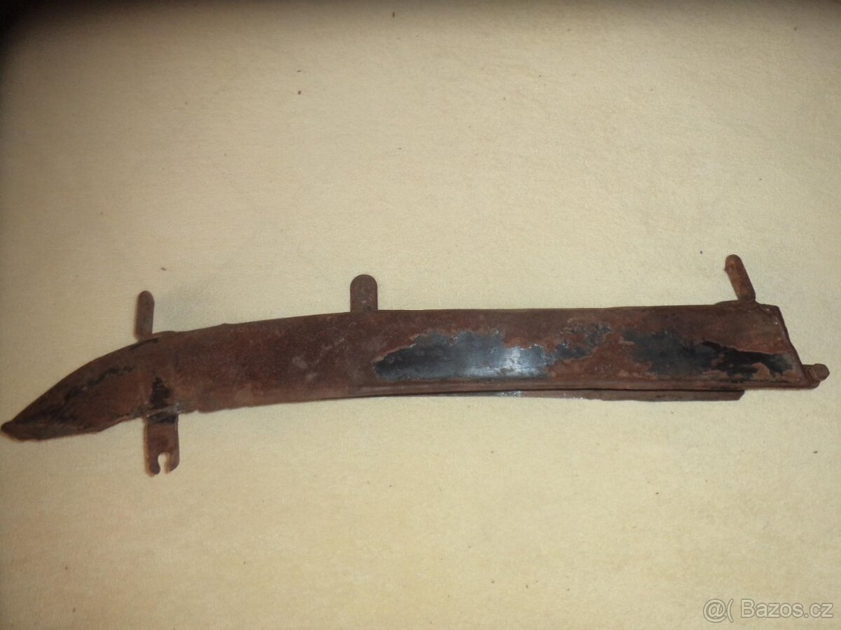 Koupím kryt řetězu čz 125t  čz 150c