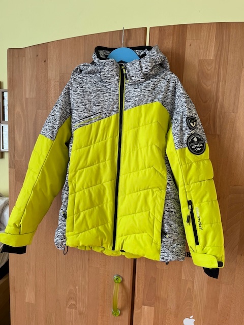 Lyžařská bunda značky CMP vel. 128