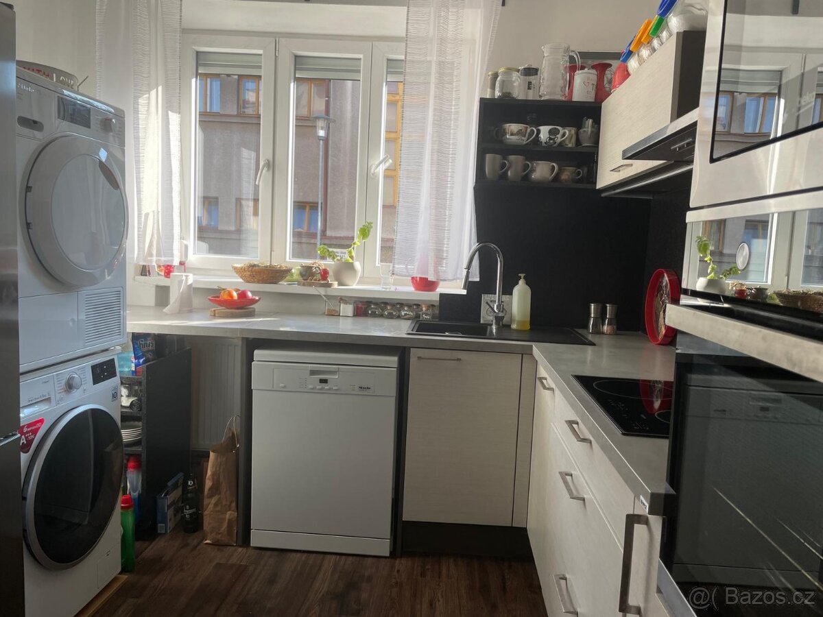 Pronájem bytu 1+1 v centru Jičína