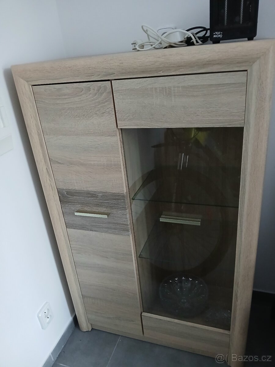 Sektorový nábytek+konferenční stůl