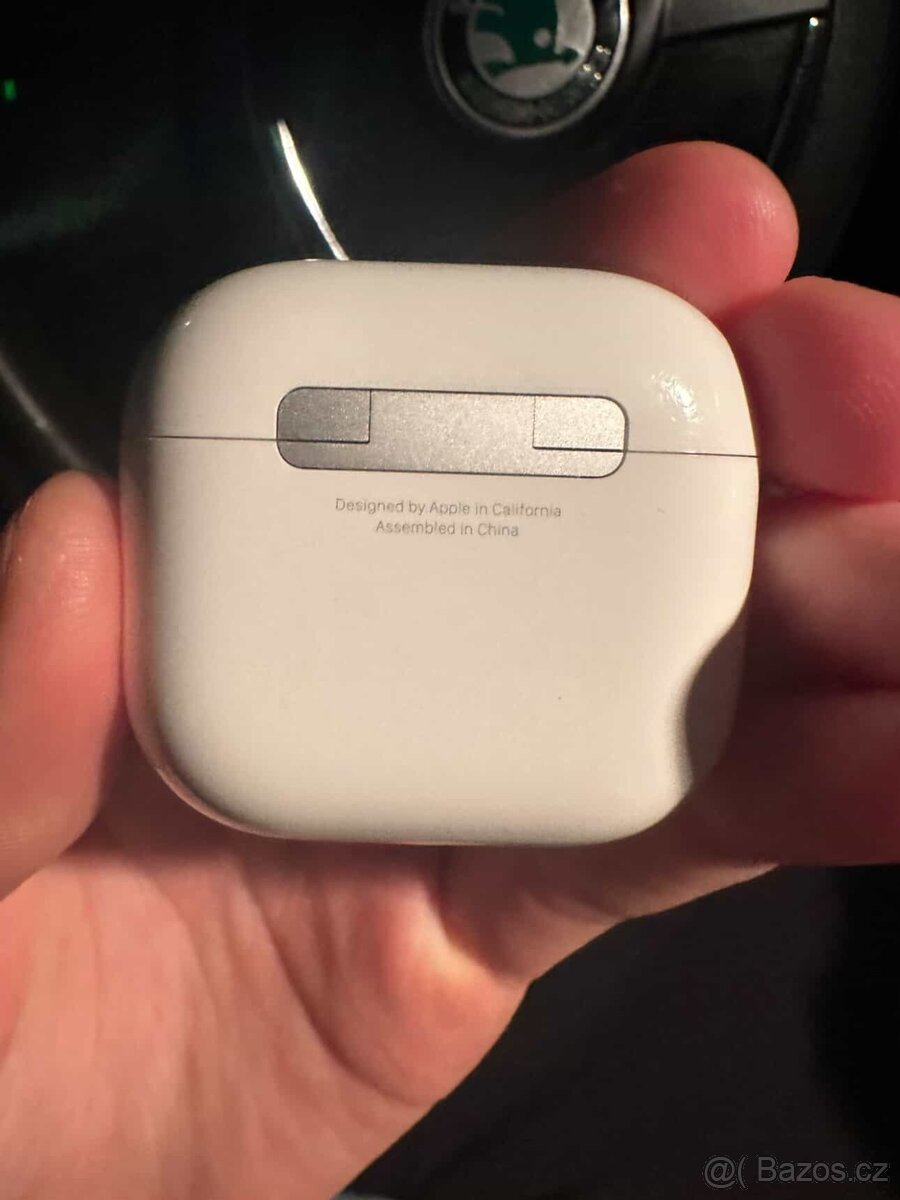 AirPods 4