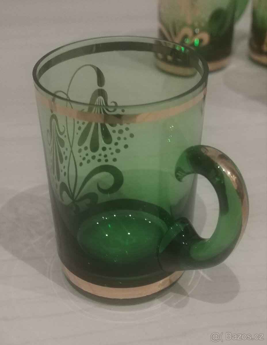 Skleničky zelené pozlacené, panákovky