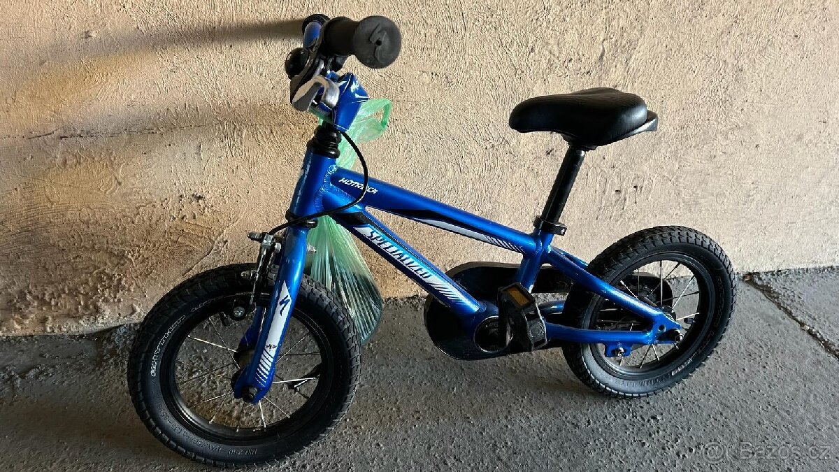 Specialized - dětské kolo + balanční kolečka