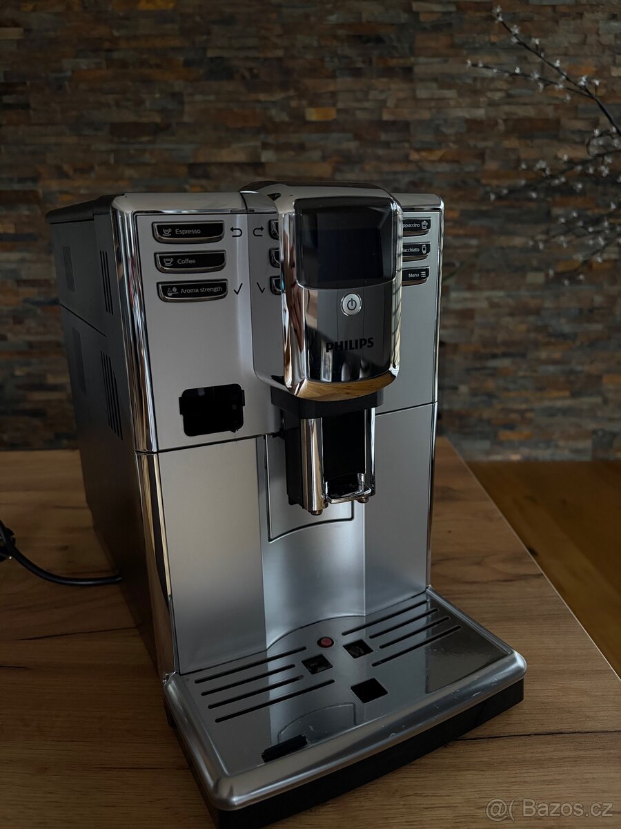 Philips 5000 series EP5361/10 automatický kávovar