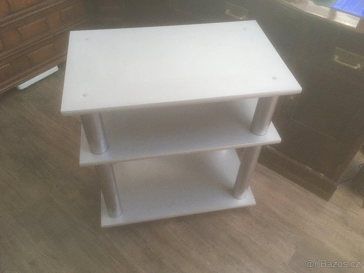 Stolek HIFI