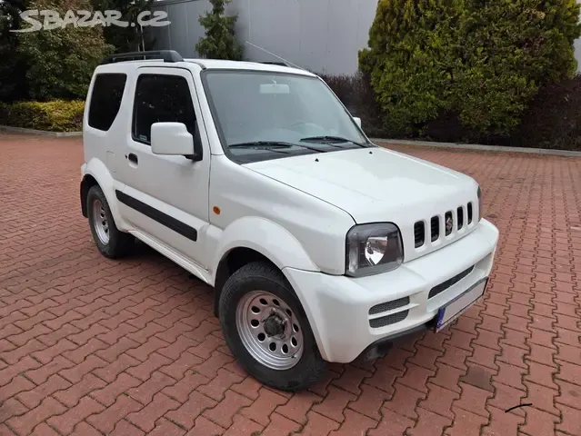 Jimny 1.3i/63kW,4x4,ČR-84tis.km,2012,tažné,serviska