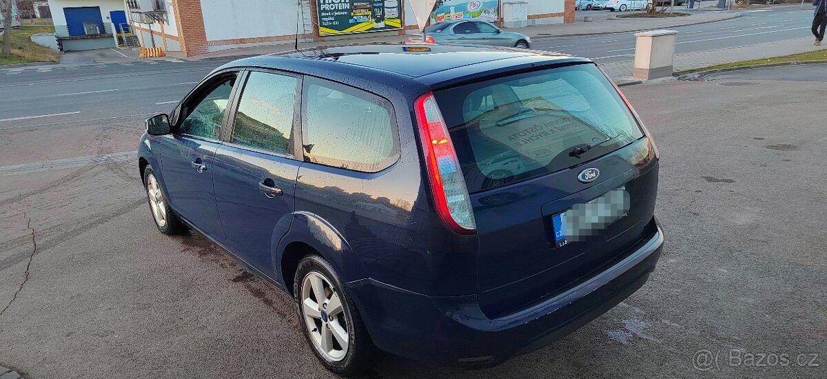 Ford focus facelift 1.6i 16v 74kw benzín Rok 2008