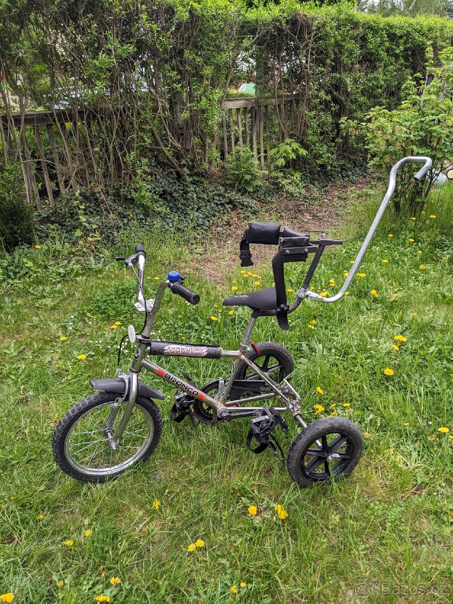 Dětská tříkolka pro handicapované
