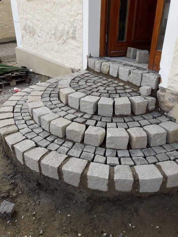 Pokládka dlažby a žulových kostek