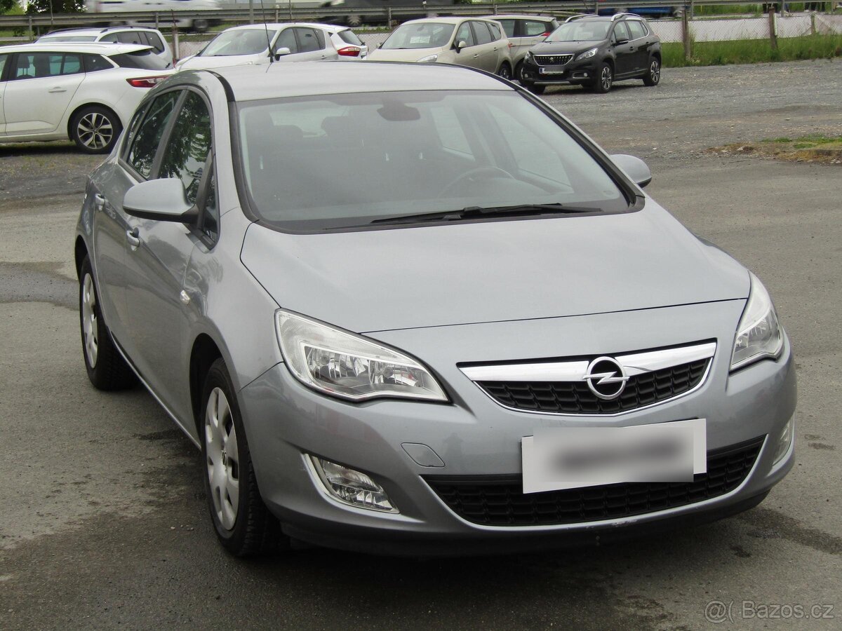 Opel Astra 1.6 16V , 85 kW benzín, 2011