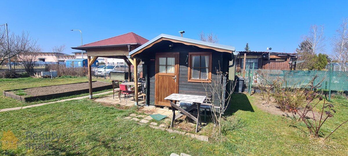 Prodej sezonně obyvatelné chatky, 11 m2, Praha - Kyje, Jahod