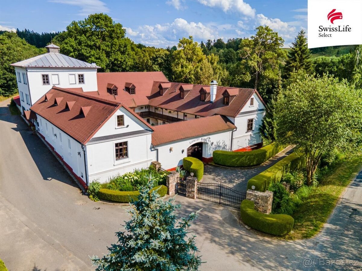 Prodej vily 1640 m2, Sádek