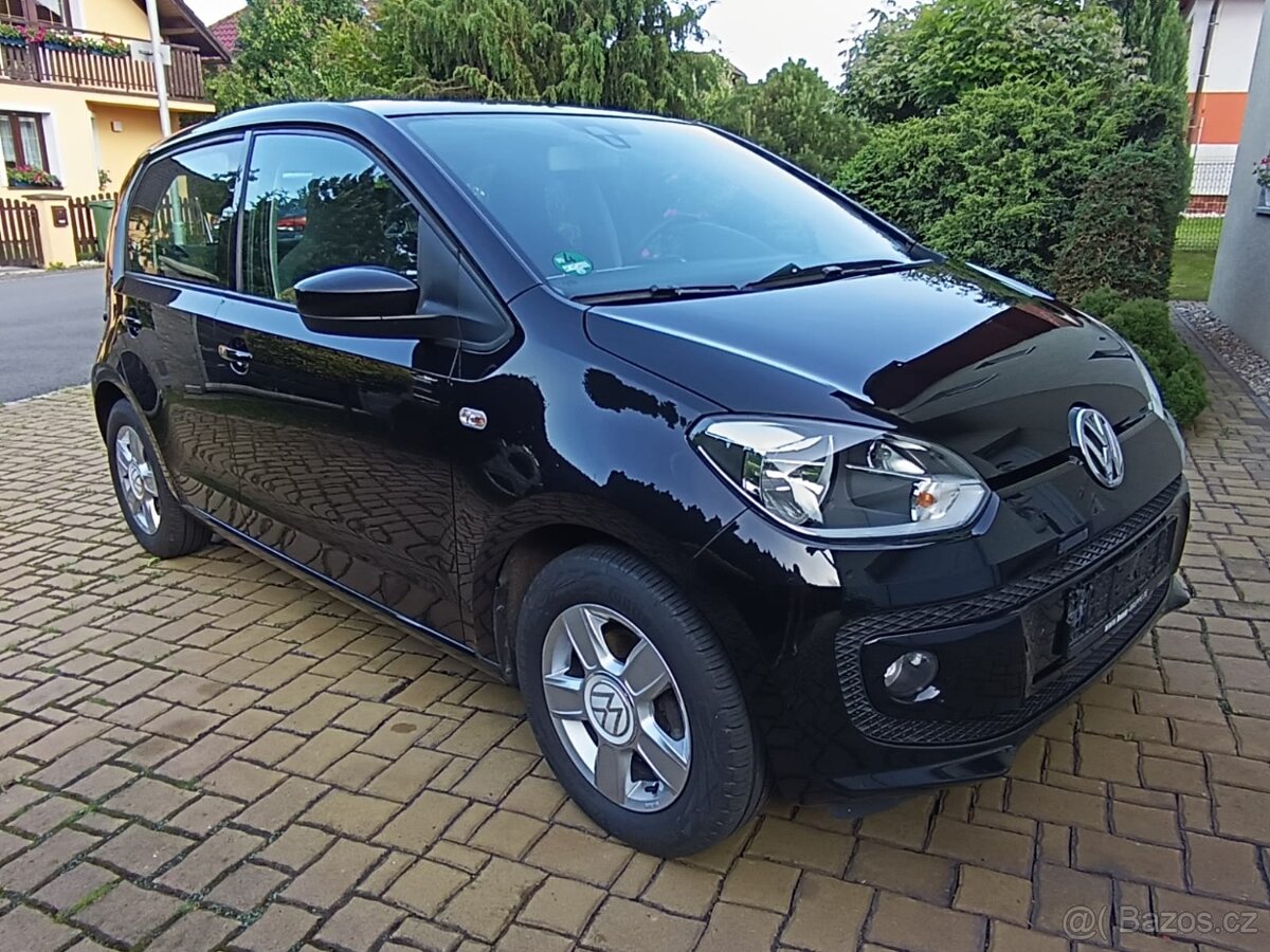 VW UP 1.0 benzín 44kw, rok 2016, 70000km