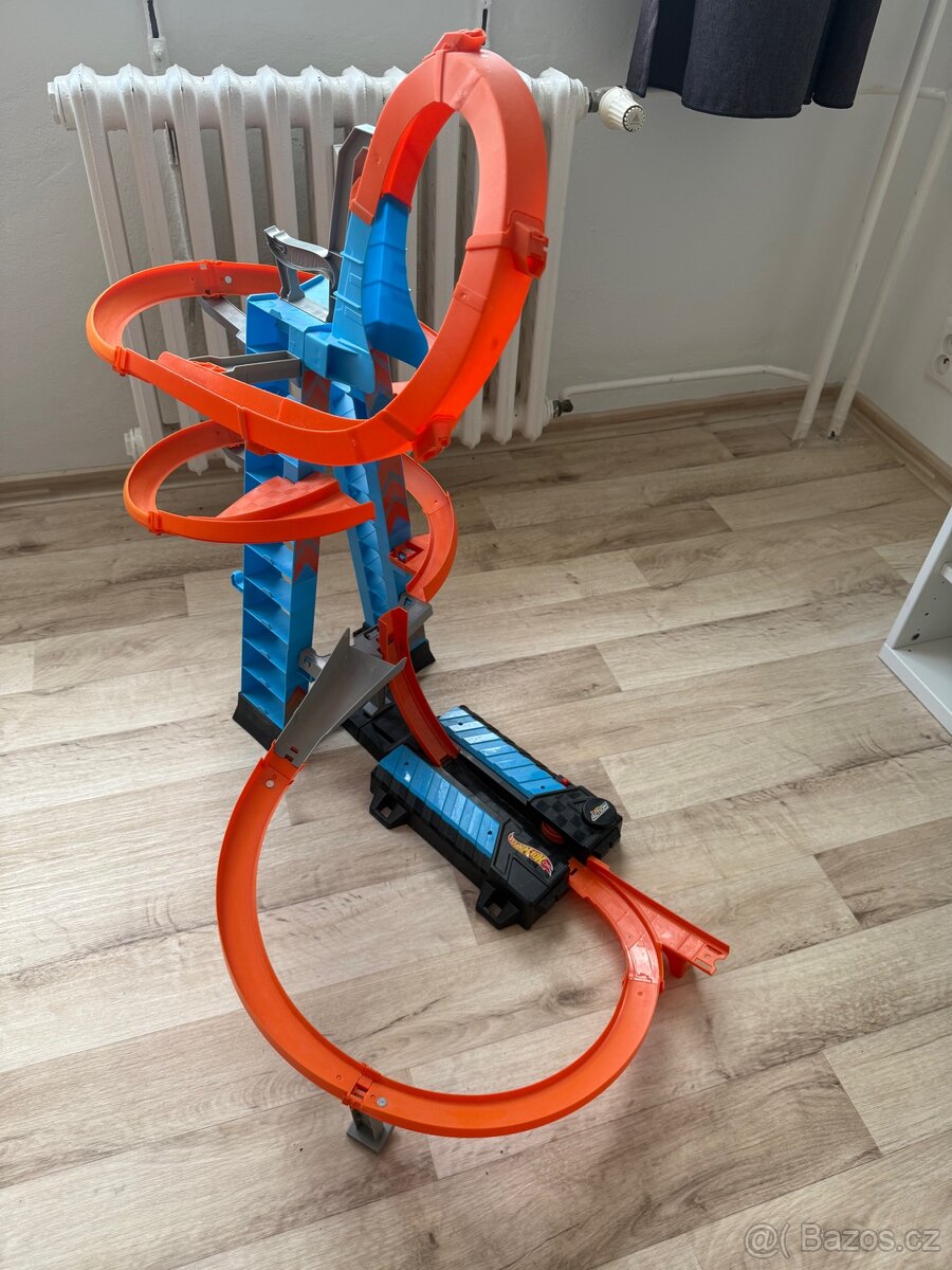 Hot Wheels Sky Crash Tower