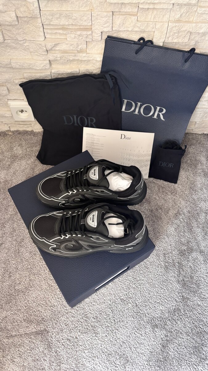 Dior b30 black