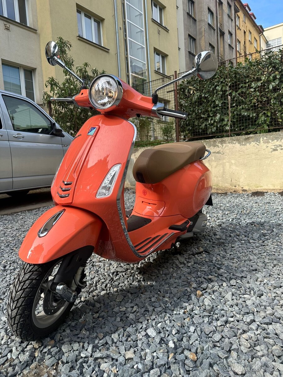 VESPA PRIMAVERA 125
