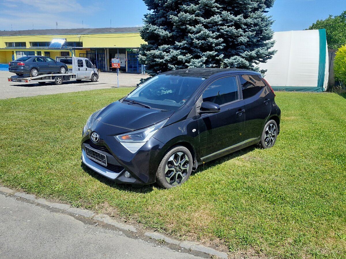 Toyota Aygo 1.0 VVT-i 53KW serviska 2x klíč TOP výbava