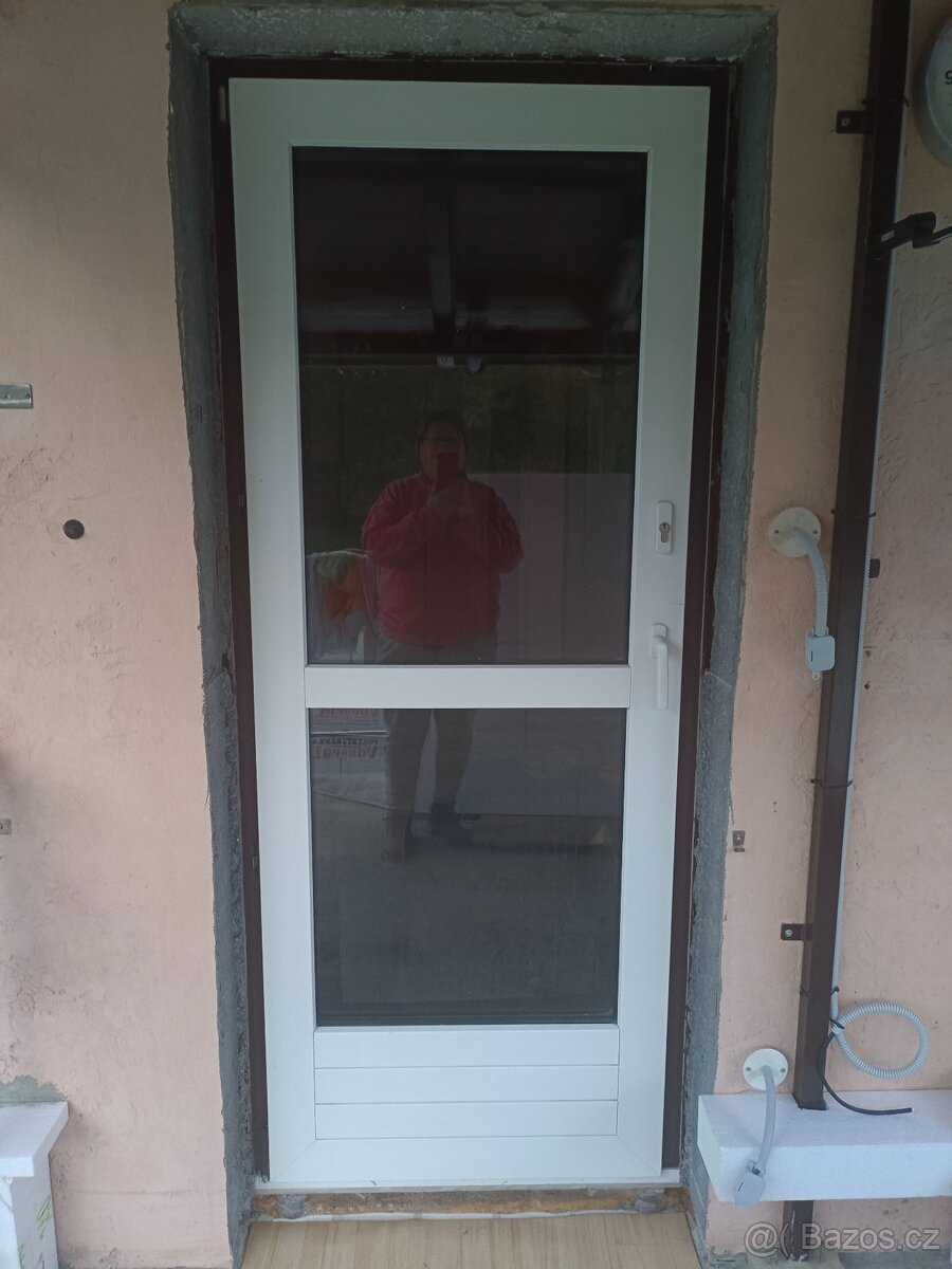 Prodám balkonové plastové dveře