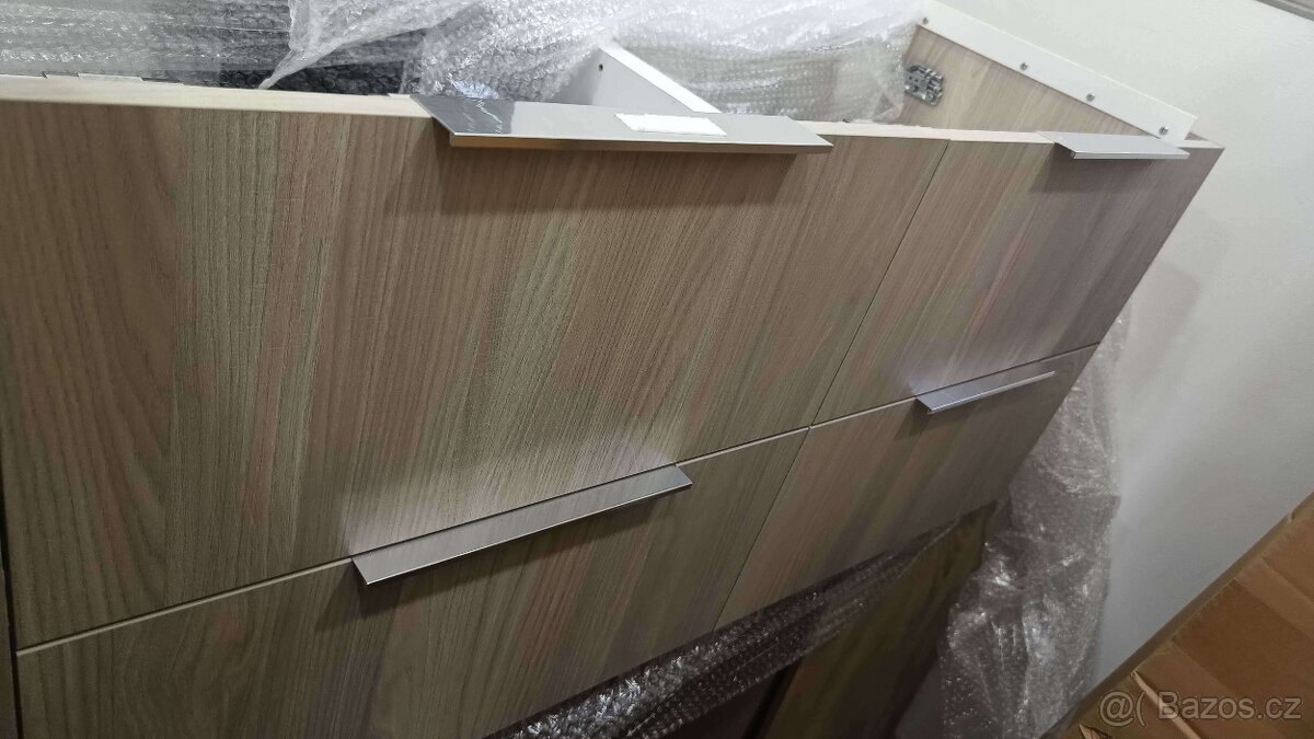 Závěsná koupelnová skříňka LAUFEN š. 116cm - nová