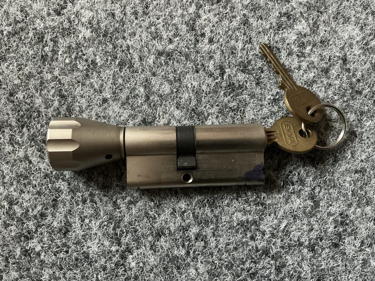 EVVA Bezpečnostní cylindrická vložka s knoflíkem