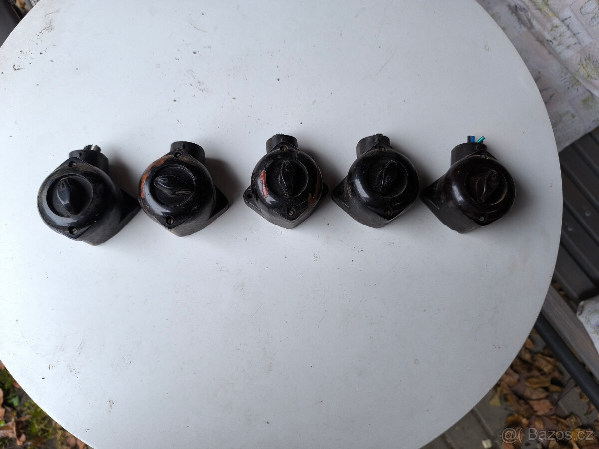 Staré vypinače otočné, bakelit, 5ks,starý vypínač