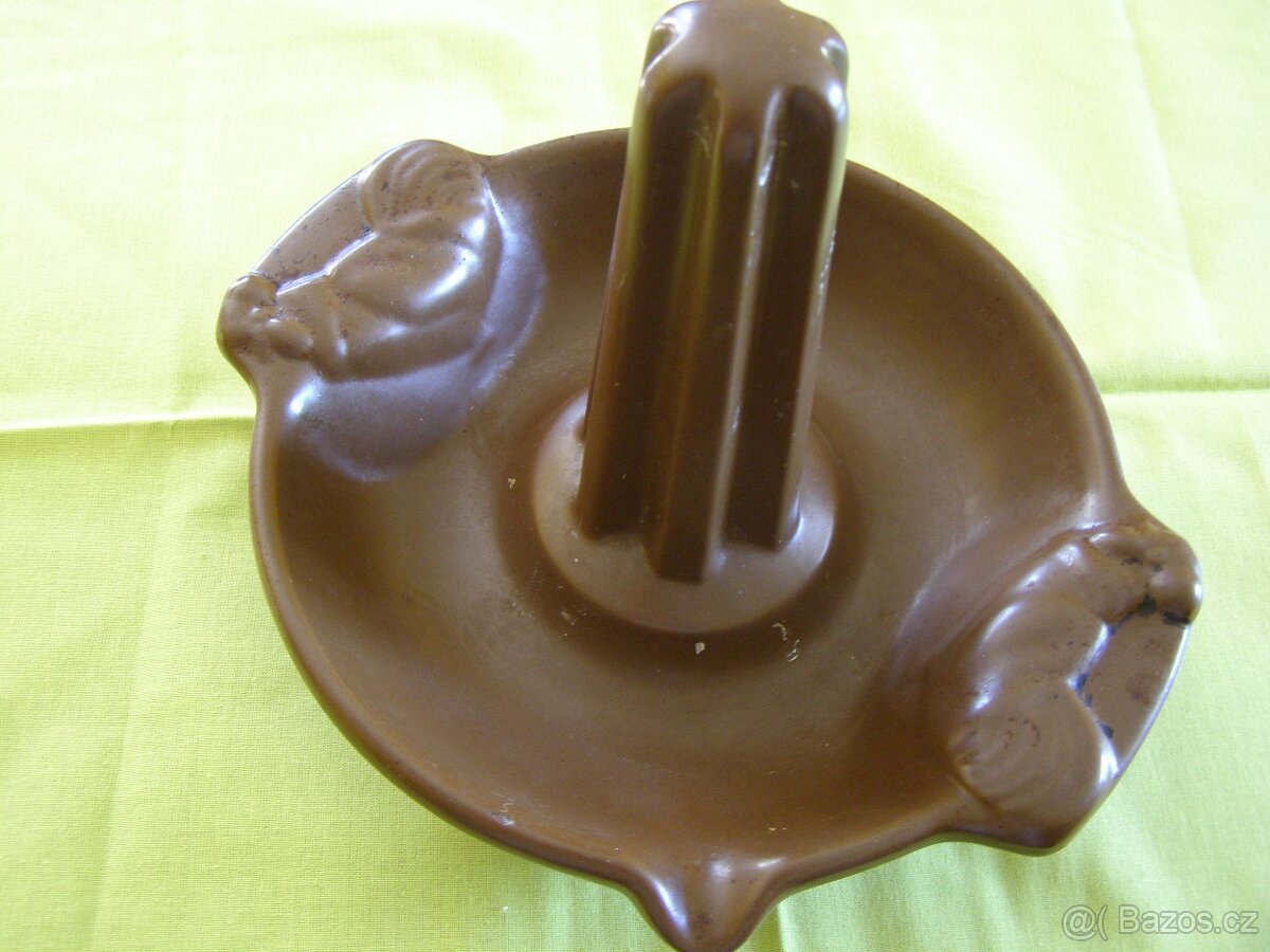 Stojan na grilovaní