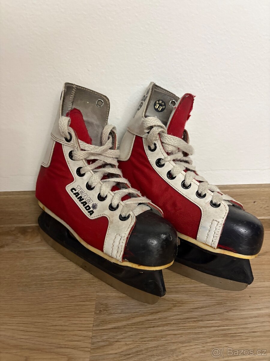 Lední brusle Team Canada