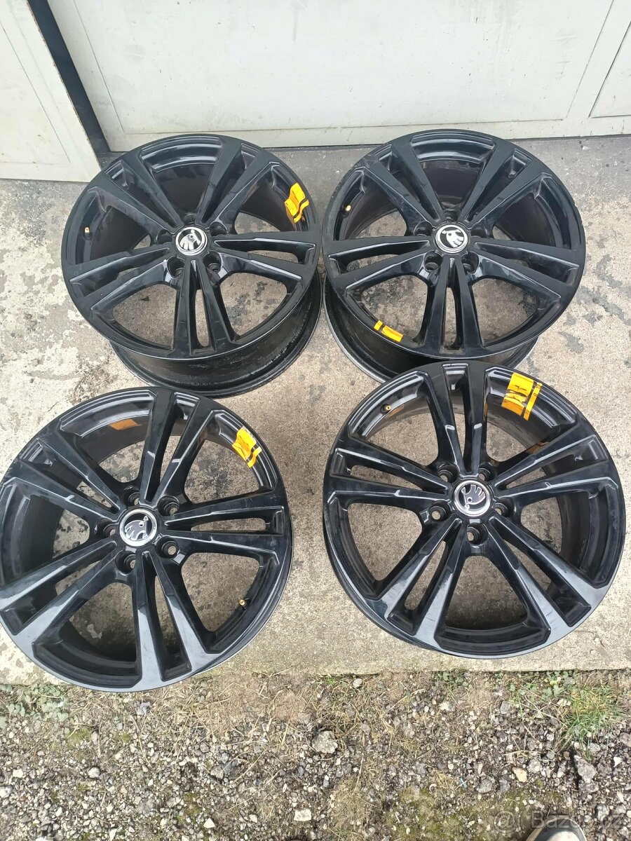 4ks alu disky orig. Audi 5x112 R18