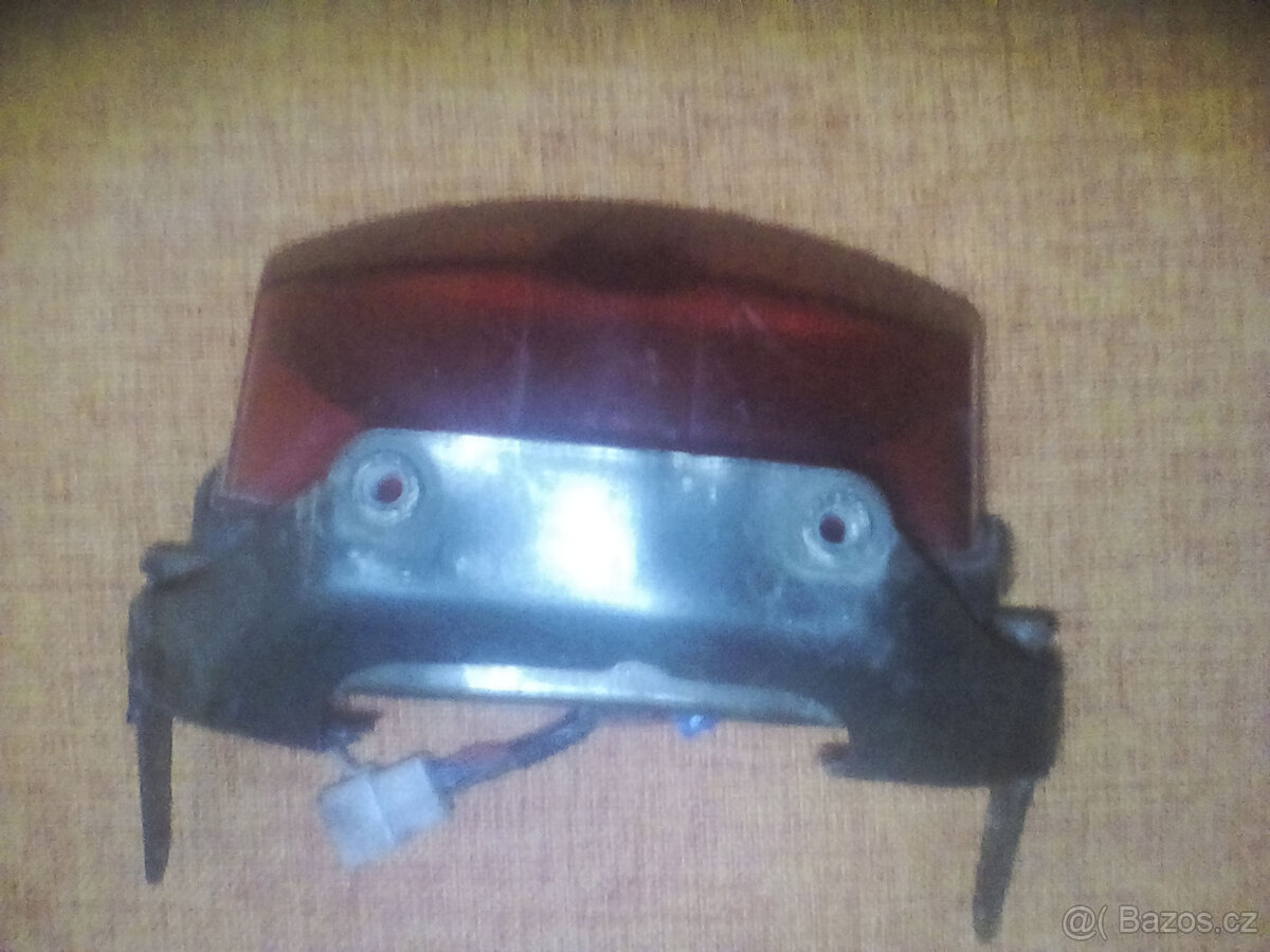 Zxr 400 zadní světlo