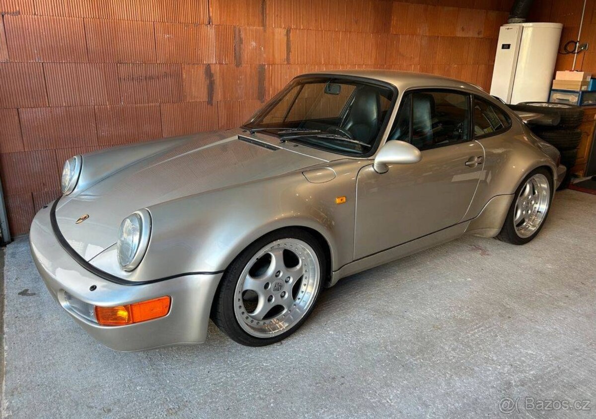 Porsche 911 z roku 1989 ve verzi 3.2