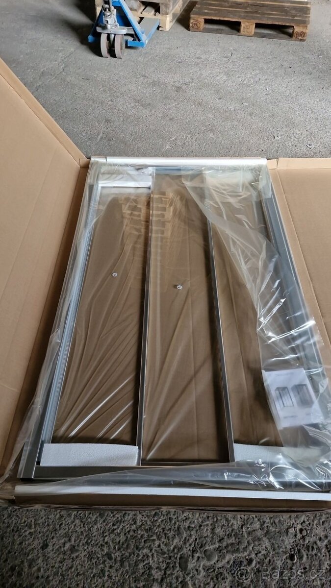 Zástěny ve 2 rozměrech - sprchový kout,značka ROTH