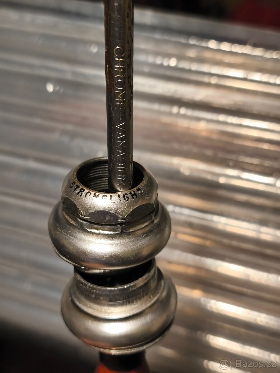 Hlavové složení Stronglight