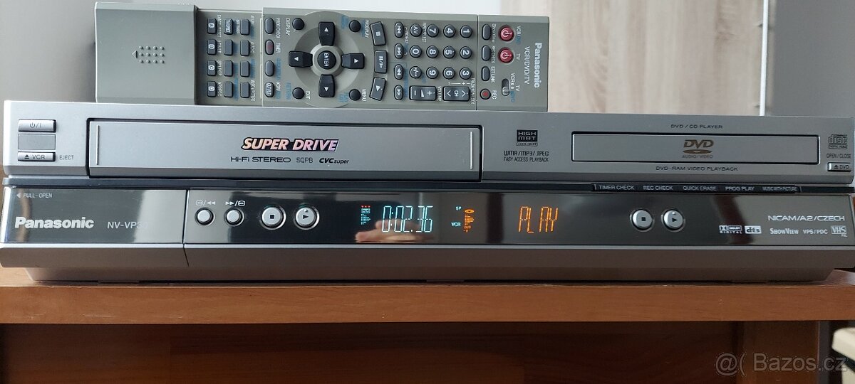 COMBO PANASONIC NV-NP30/DVD/VHS/