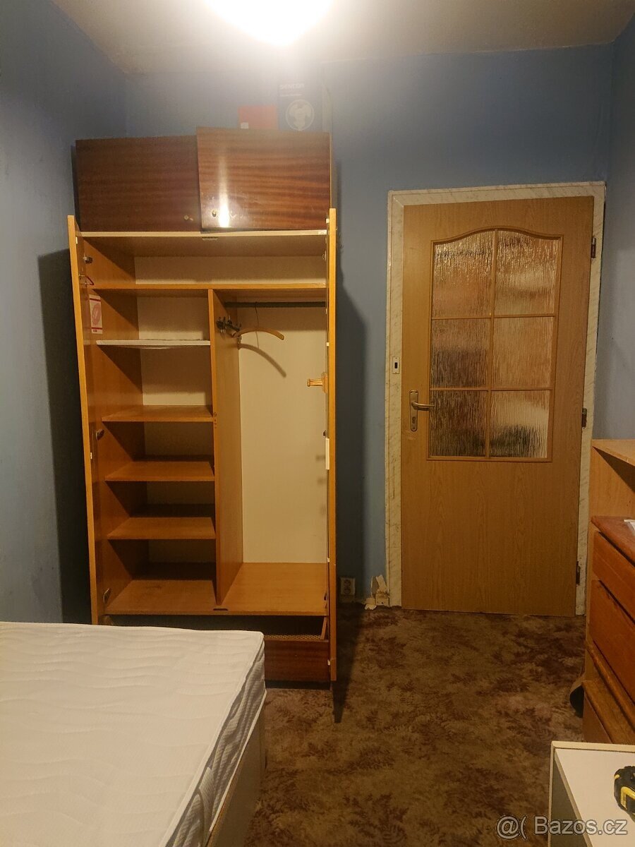 Volný pokoj ve sdíleném bytě