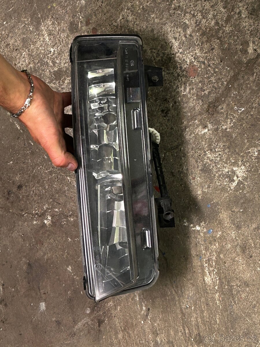 Přední světla na Octavii 3 generace