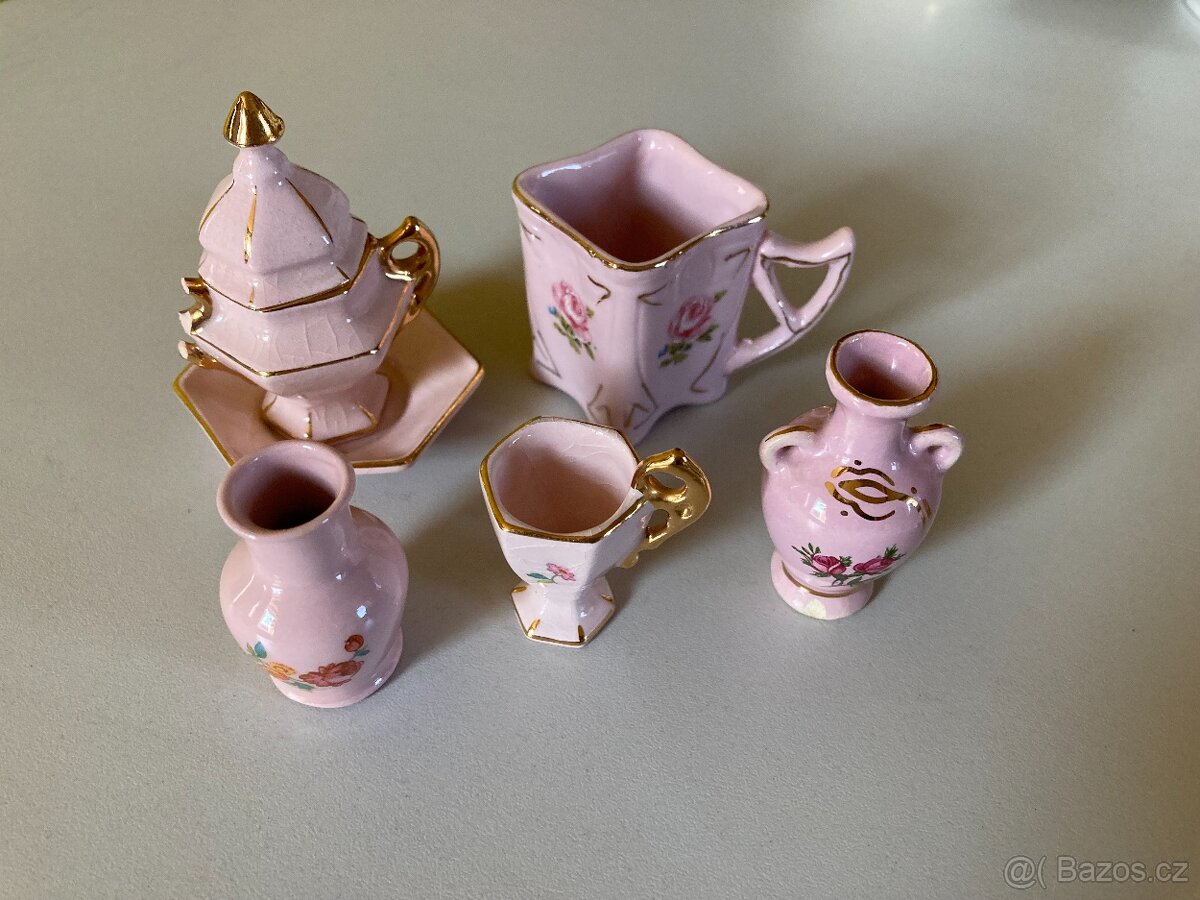 miniatury růžový porcelán
