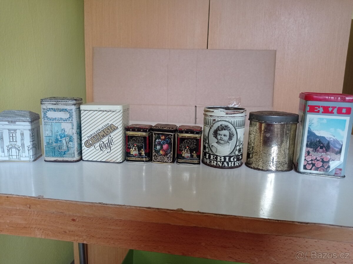 Plechové krabičky a dózy, některé retro.