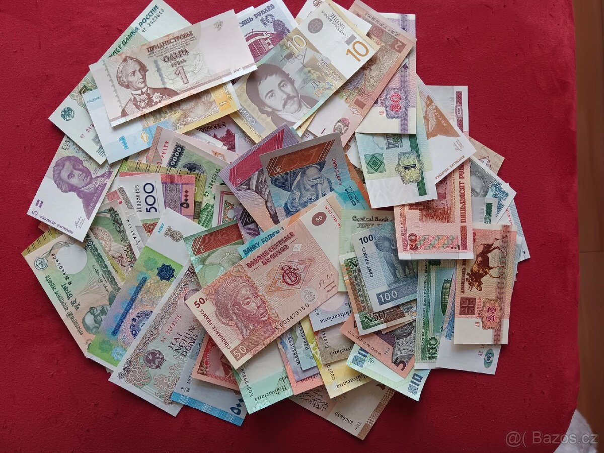 100 kusů bankovek Svět UNC super cena