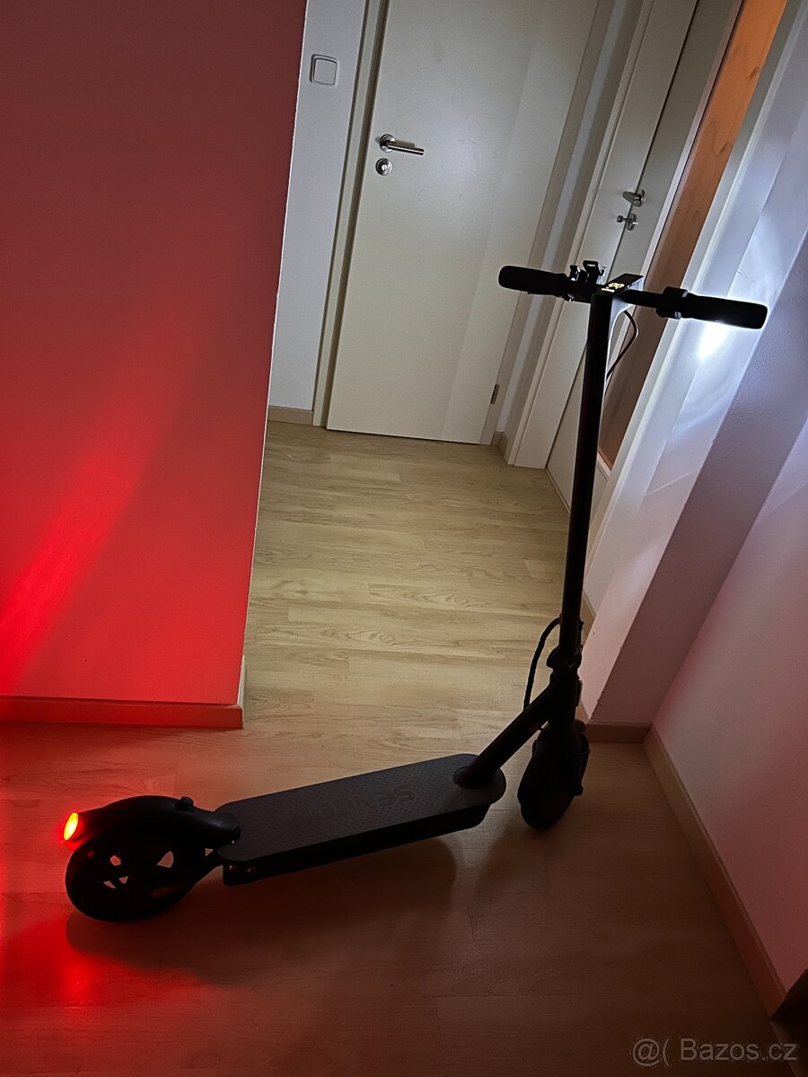 Elektrokoloběžka Sencor Two Long Range – NOVÝ STAV