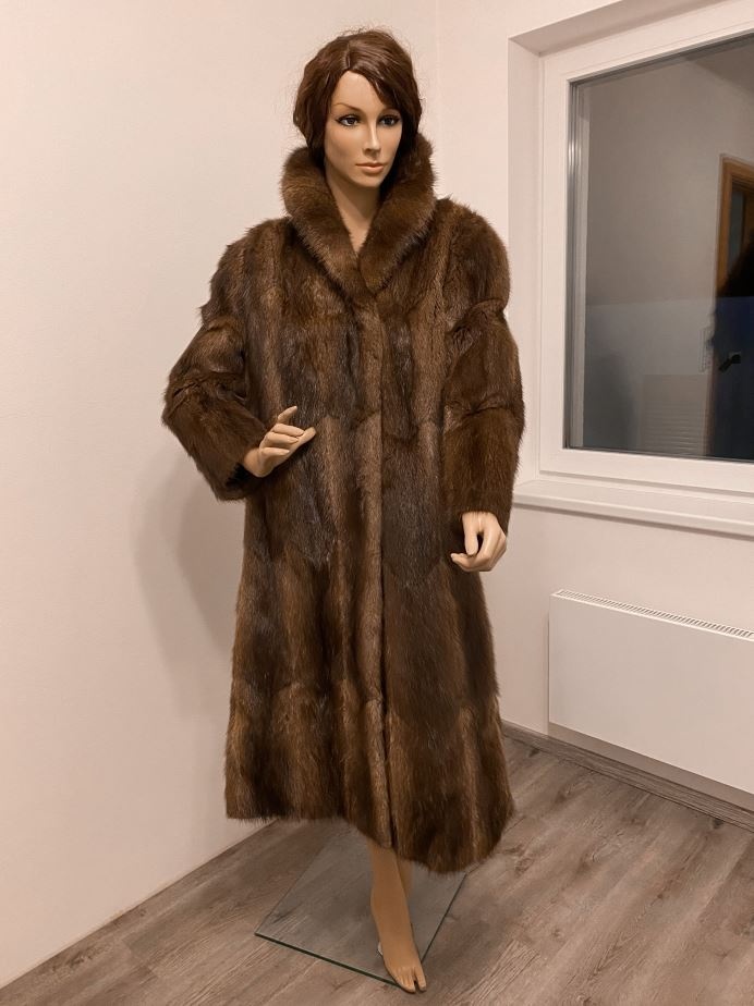 Bizamový kožich dámský, dlouhý