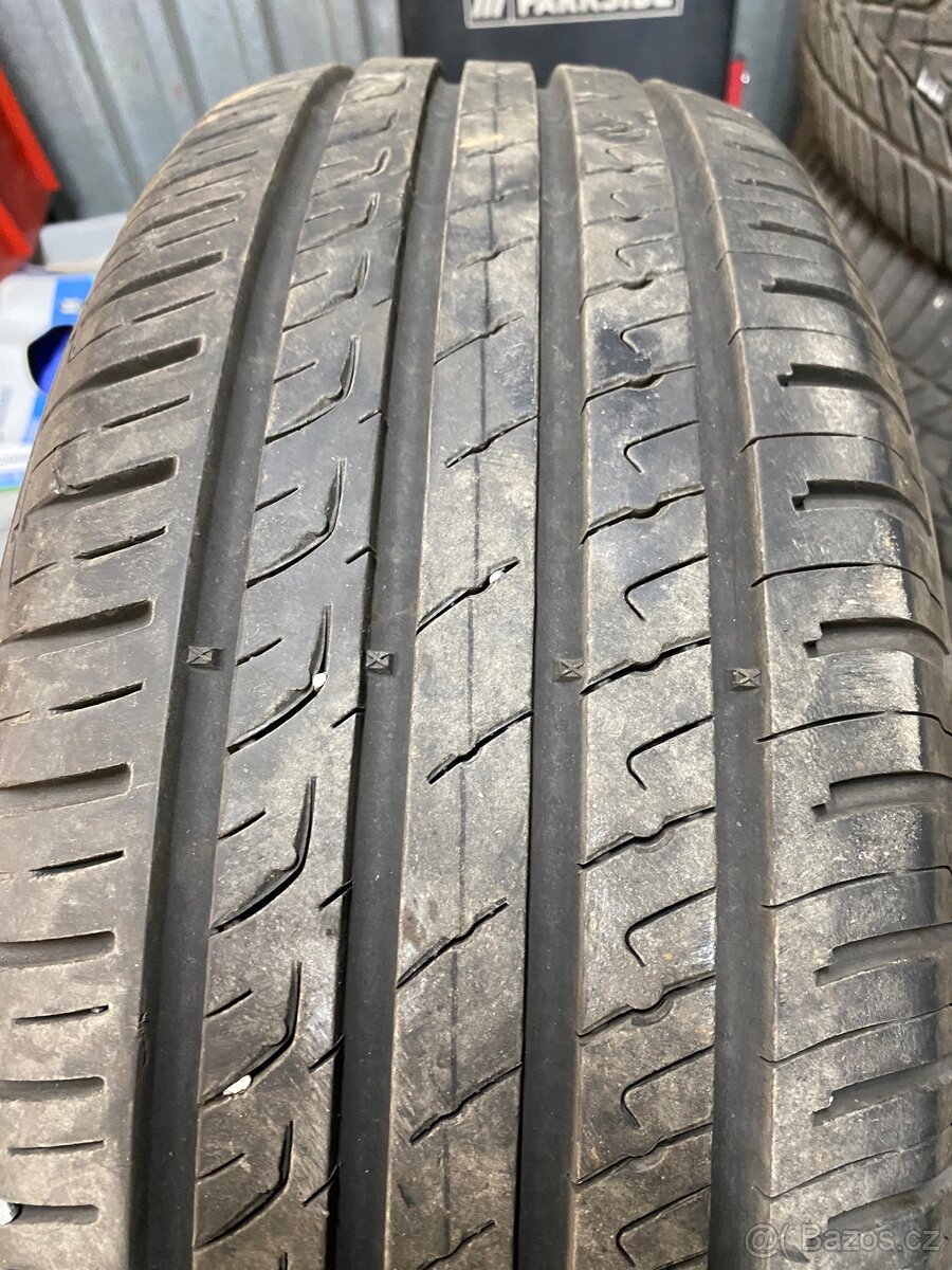 Letní pneu 205/60/15