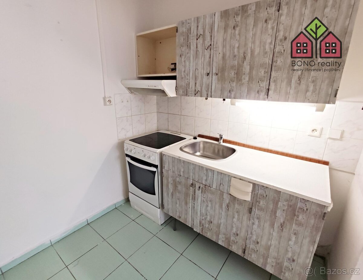 2+kk, OV 40 m2, zděné jádro, komora, Litoměřice, ulice Nezva