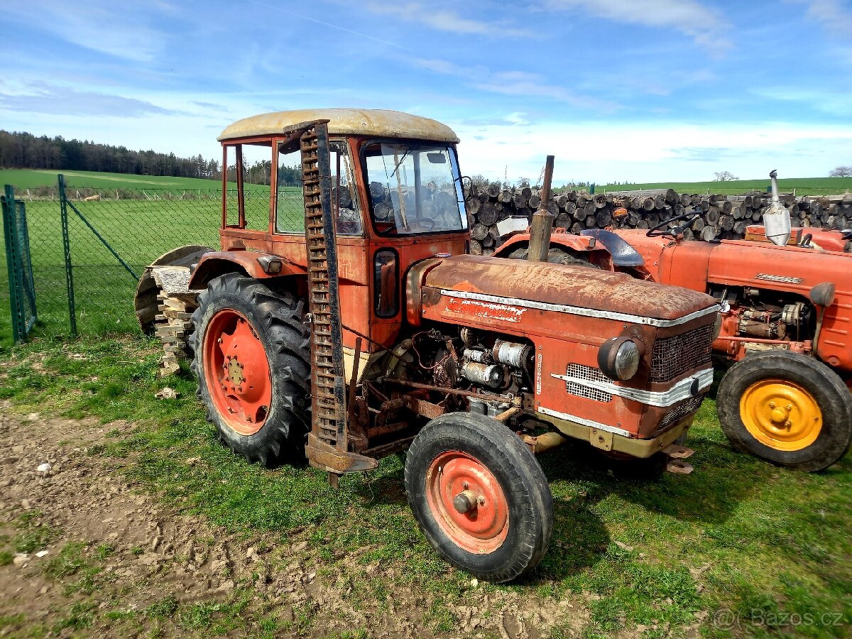 Zetor 2511, malá kulatá kabina, boční kosa, vzduch