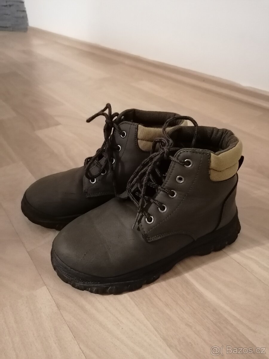 Chlapecká zimní obuv vel. 35