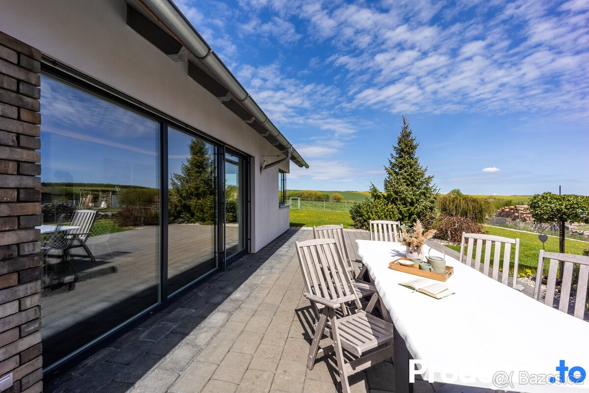 Prodej rodinného domu 4+kk, 179 m2- Mašovice, ev.č. 100060
